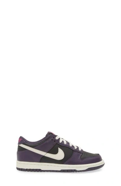 Nike Kids' Dunk Low Basketball Sneaker