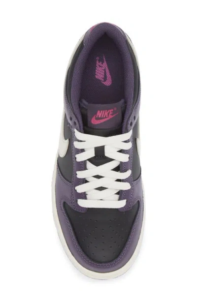 Nike Kids' Dunk Low Basketball Sneaker