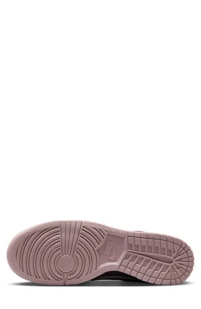 Nike Dunk Low Retro Se Basketball Sneaker