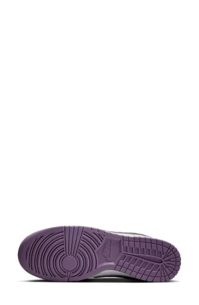Nike Dunk Low Retro Se Basketball Sneaker
