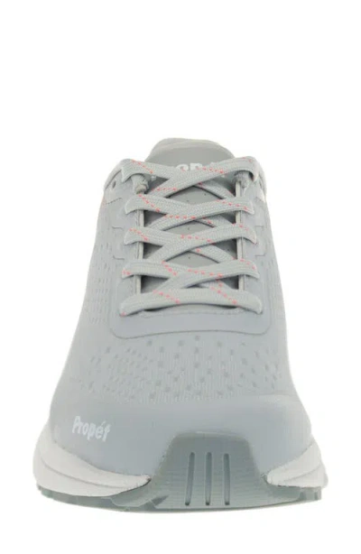 Propét One Evolve Walking Sneaker