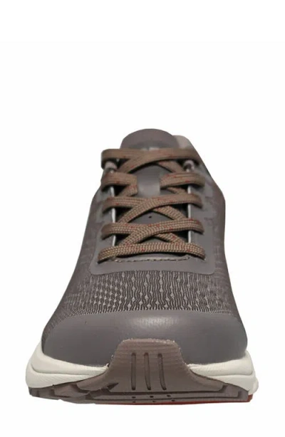 Propét One Evolve Walking Sneaker