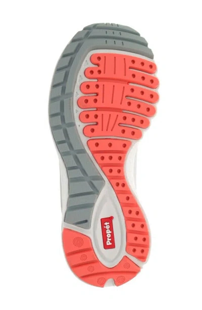Propét One Evolve Walking Sneaker