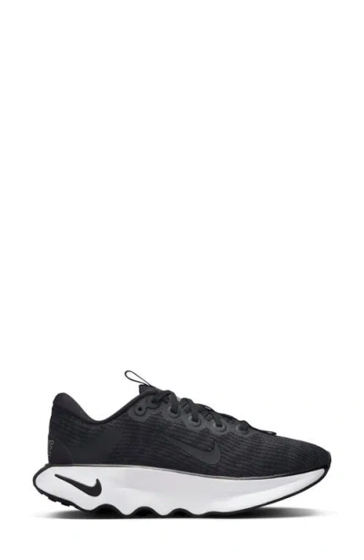 Nike Motiva Road Runner Walking Shoe