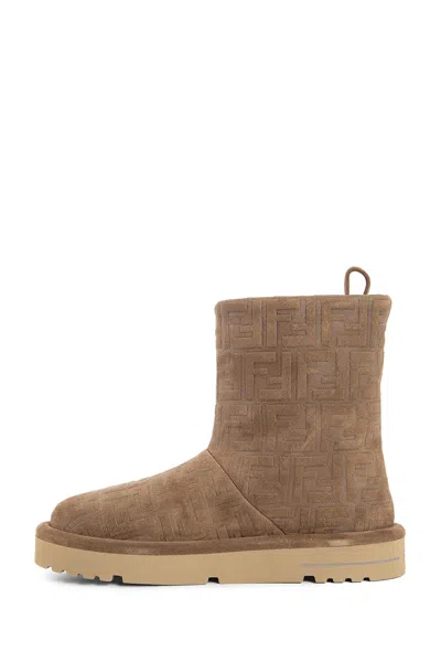 Fendi Stivaletti Apres Chic In Pelle Scamosciata Caramello Donna In Brown