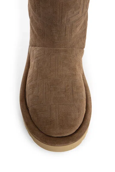 Fendi Stivaletti Apres Chic In Pelle Scamosciata Caramello Donna In Brown