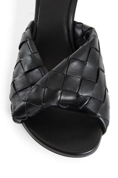 Bottega Veneta Blink Leather Mules In Black