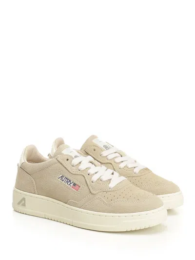 Autry Medalist Low Sneakers Grey In Gold