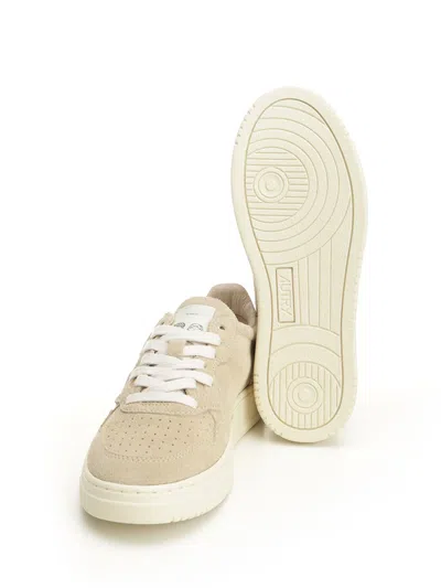 Autry Medalist Low Sneakers Grey In Gold