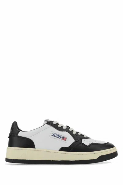 Autry 'medalist' White And Black Low Top Sneakers With Logo Patch