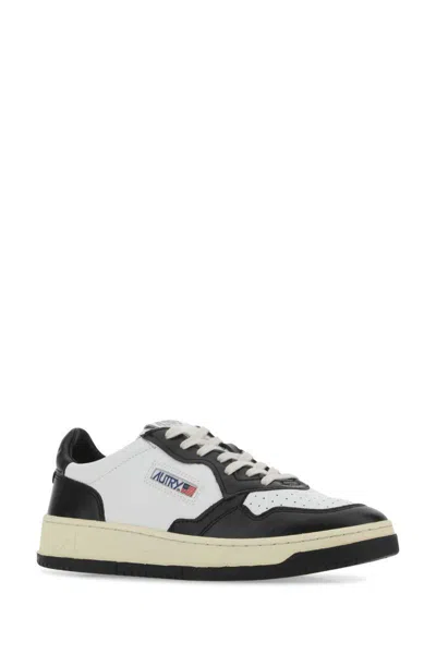 Autry 'medalist' White And Black Low Top Sneakers With Logo Patch