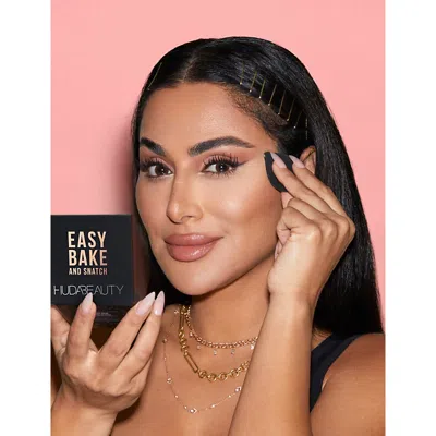 Huda Beauty Peach Pie Easy Bake And Snatch Pressed Brightening And Setting Powder 8.5g