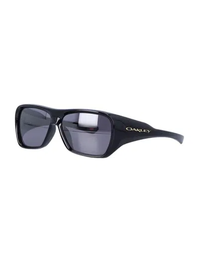 Oakley Rectangular Frame Sunglasses Dark Lenses In Black