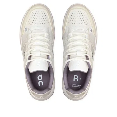 On Running (wmns)  The Roger Clubhouse 'white Fade'