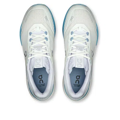 On Running (wmns)  The Roger Advantage Pro 'white Chambray'