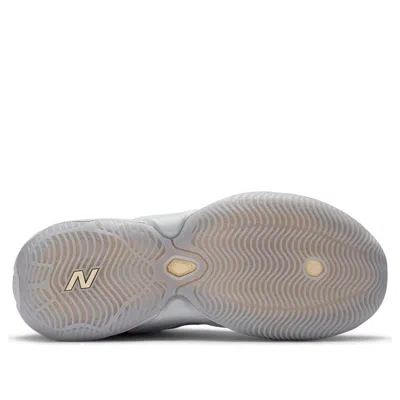 New Balance Unisex Fresh Foam Bb V3 Basketball Shoes