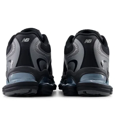 New Balance 2000 Mesh Low-top Sneakers