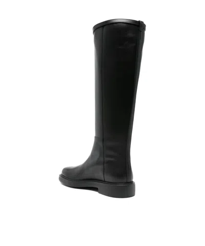 Tod's Round Toe Boots