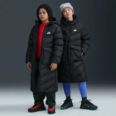 Nike Sportswear All Day Play Big Kids' Therma-fit Loose-fit Puffer Parka In Black