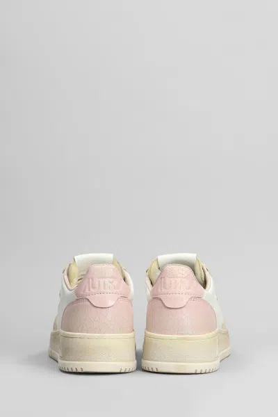 Autry Sup Vint Low Sneakers In White Leather