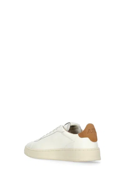Autry Dallas Low Marshmallow Leather And Brown Sugar Sneakers In White