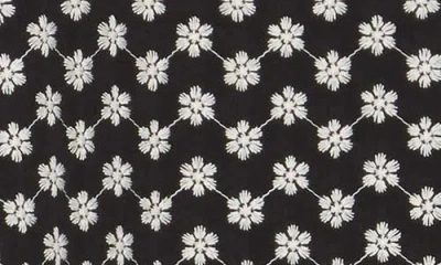 Bobeau Daisy Print Short Sleeve Top In Black