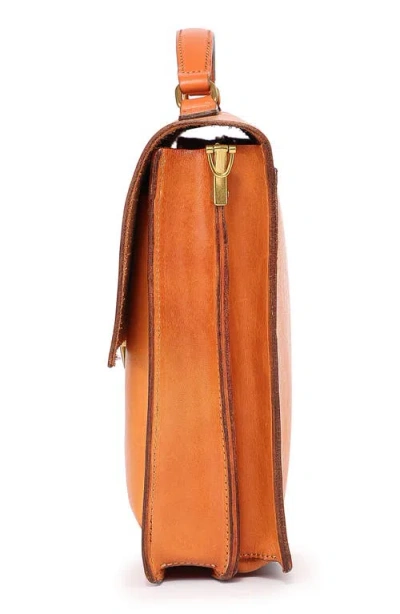 Old Trend Laurel Messenger Bag