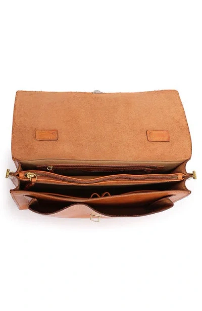 Old Trend Laurel Messenger Bag