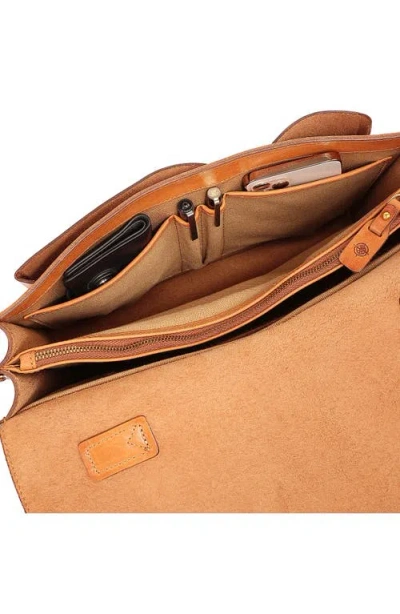Old Trend Laurel Messenger Bag