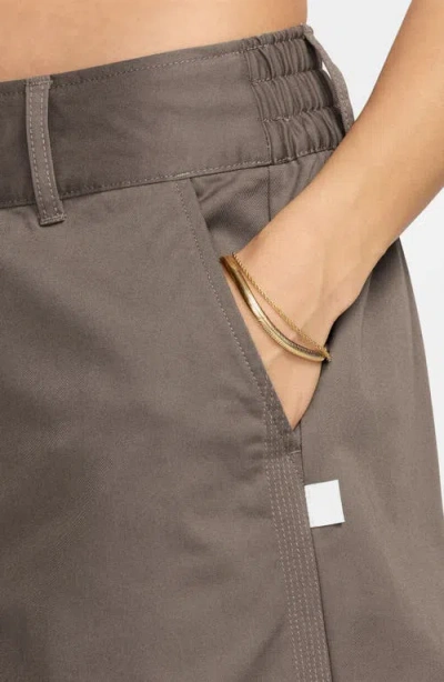 Nike Structured Twill Pants In Brown