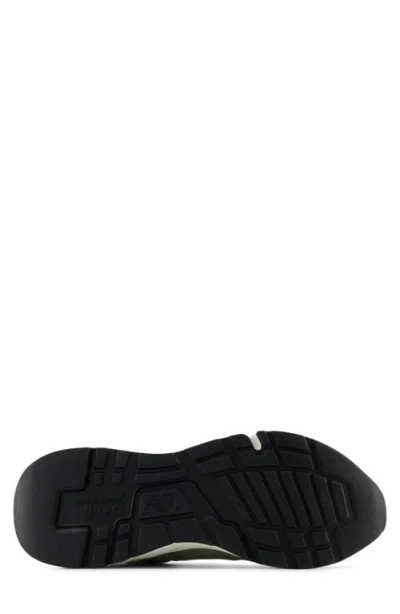 New Balance Gender Inclusive 997r Sneaker