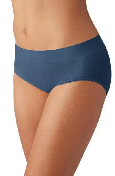 Wacoal Feeling Flexible Hipster Briefs In Blue
