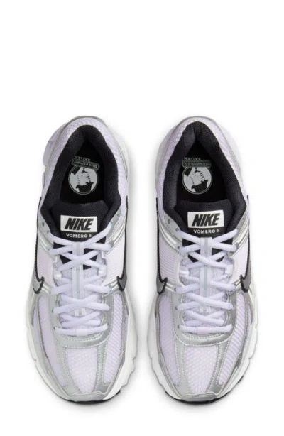 Nike Zoom Vomero 5 Sneaker