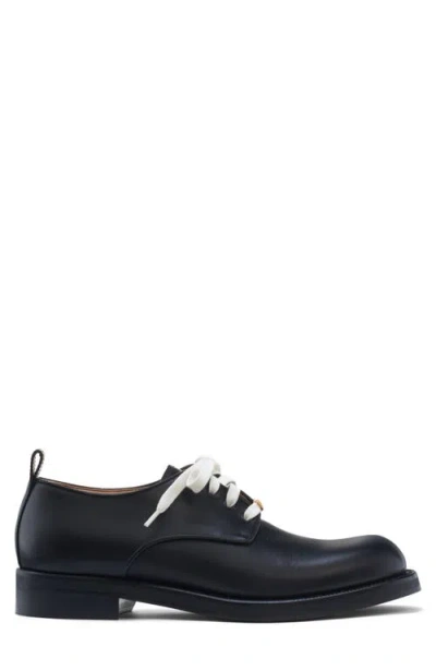 Valentino Garavani Vlogo Derby