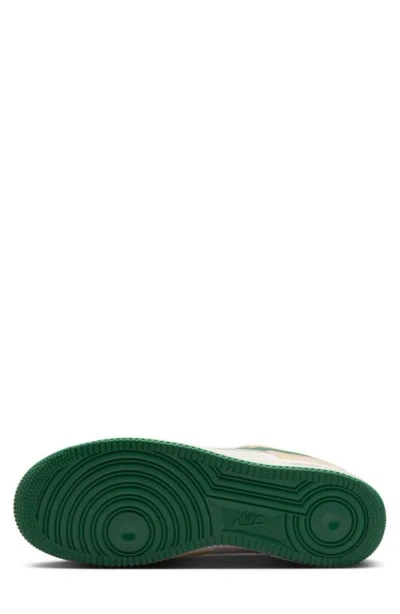 Nike Men's Air Force 1 '07 Lv8 Shoes