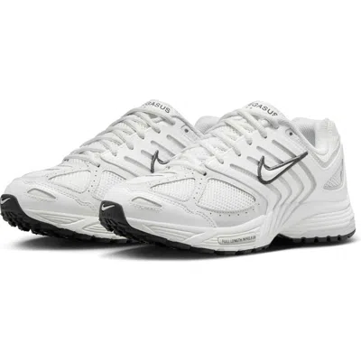 Nike Air Pegasus 2005 Sneaker
