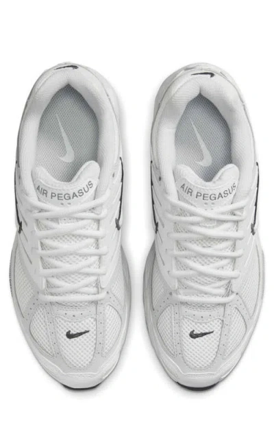 Nike Air Pegasus 2005 Sneaker