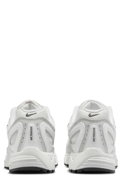 Nike Air Pegasus 2005 Sneaker