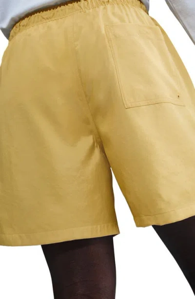 Nike Club Woven Flow Shorts