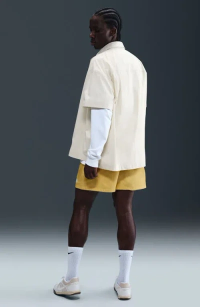Nike Club Woven Flow Shorts