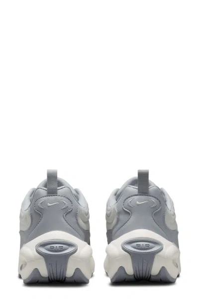 Nike Air Max Portal Sneaker