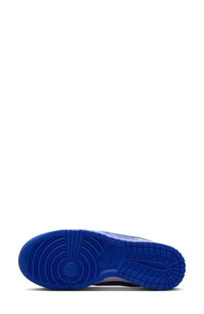 Nike Dunk Low Se Basketball Sneaker