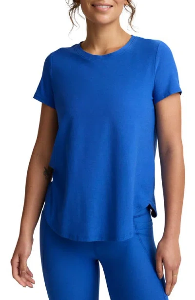 Beyond Yoga On The Down Low T-shirt In Blue
