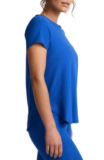 Beyond Yoga On The Down Low T-shirt In Blue