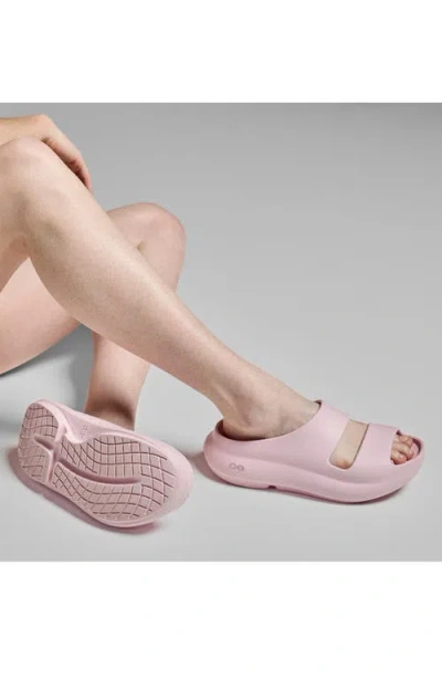 Oofos Ooyea Slide Sandal