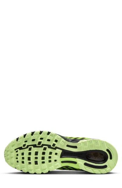 Nike Air Pegasus 2k5 Sneaker