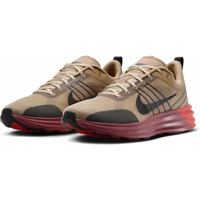 Nike Lunar Roam Sneaker