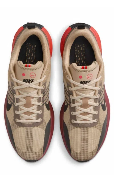 Nike Lunar Roam Sneaker
