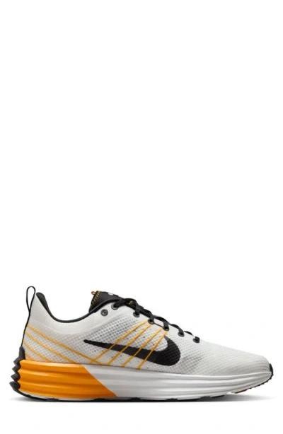 Nike Lunar Roam Sneaker