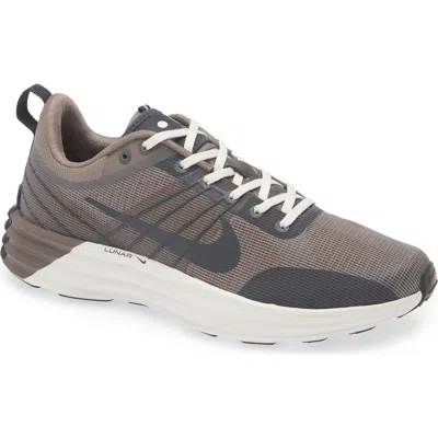 Nike Lunar Roam Sneaker